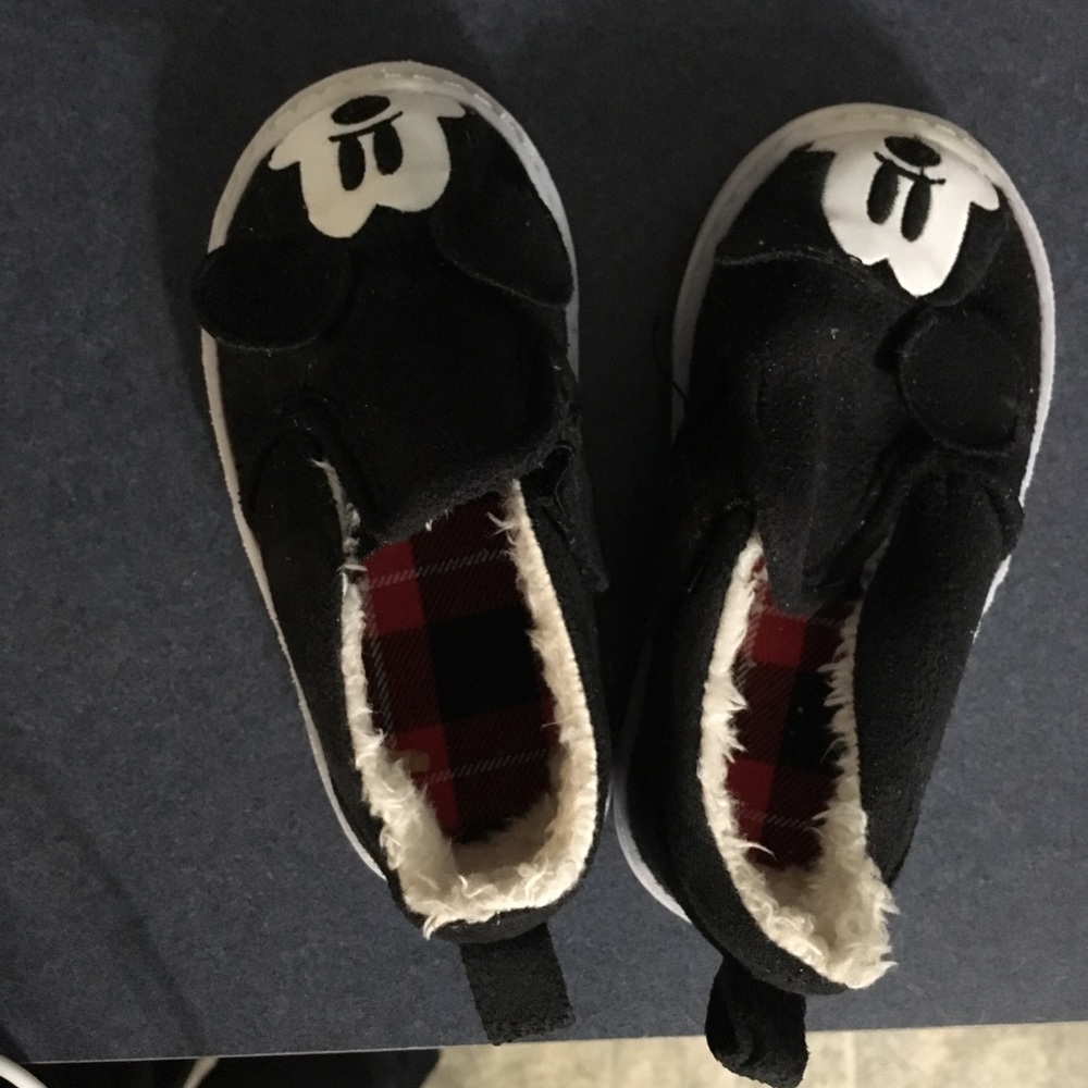 Super cute Mickey Mouse tennis shoes